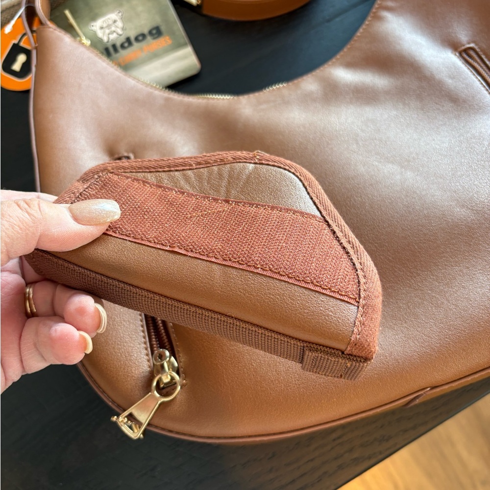 Elegant Tan Leather Concealed carry purse Shoulder Bag Bulldog brand - Picture 9 of 10